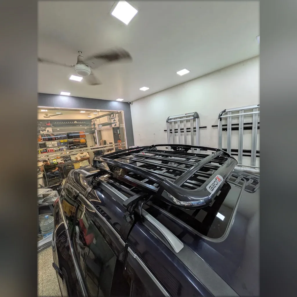 Roof carrier installed on a vehicle